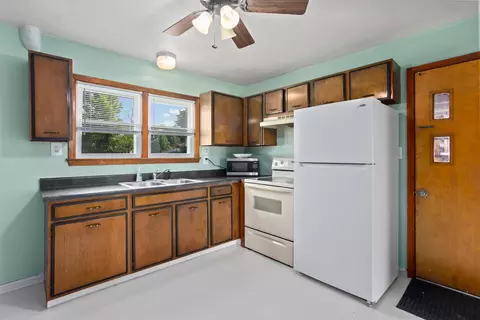 514 Berkshire Rd, Elyria, OH 44035 photo 8