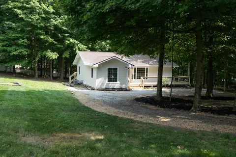 1572 Apple Valley Dr, Howard, OH 43028