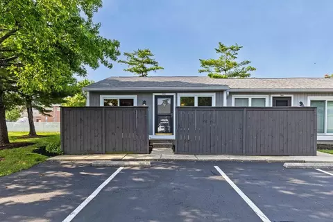 751 Plant Dr, Worthington, OH 43085