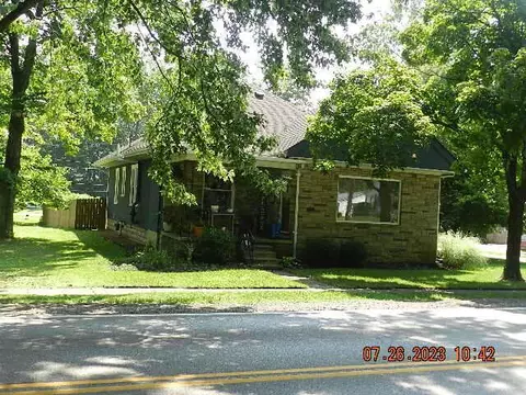 174 S Main St, Pataskala, OH 43062