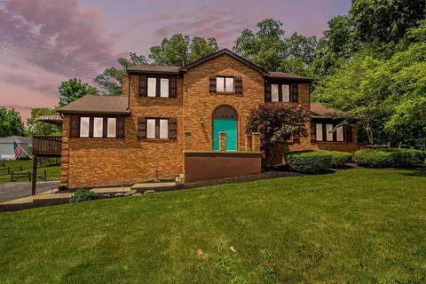 1320 Chickasaw Dr, London, OH 43140