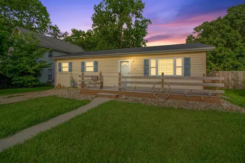 27 Curtis St, Delaware, OH 43015