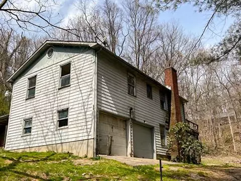 265 Saint John St, Nelsonville, OH 45764