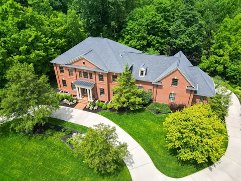2078 Woodlands Pl, Powell, OH 43065