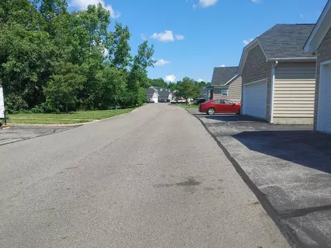 276 Dysar Run Dr #22, Blacklick, OH 43004