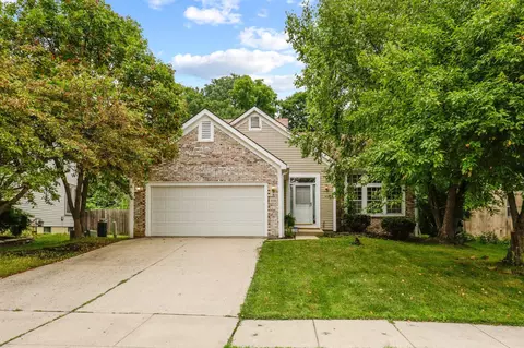 3208 Oakland Hills Dr, Pickerington, OH 43147