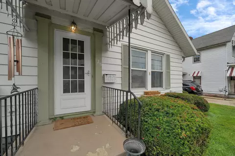129 Mingo St, Circleville, OH 43113 photo 2