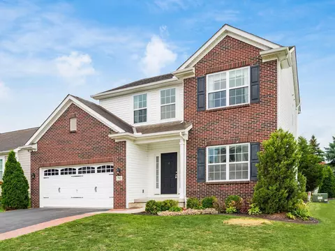 793 Salinger Dr, Lithopolis, OH 43136