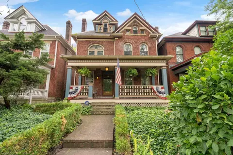 641 Dennison Ave, Columbus, OH 43215