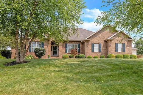 112 York Gate Dr, Pataskala, OH 43062