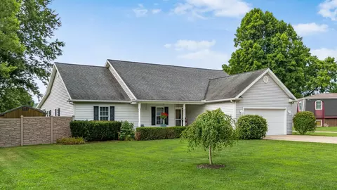 2720 Glenn Cir, Zanesville, OH 43701