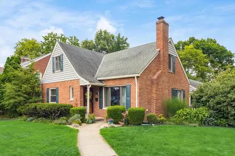 94 W Cooke Rd, Columbus, OH 43214