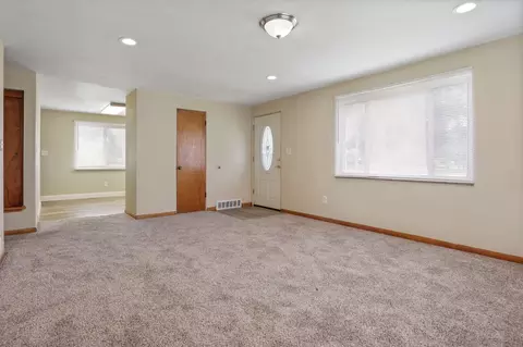 3545 Eakin Rd, Columbus, OH 43204 photo 7