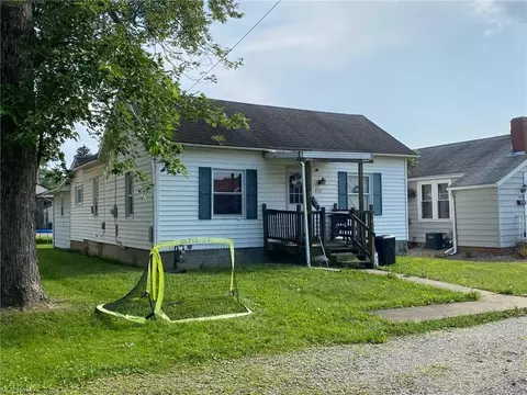 422 Kinzel Avenue Ave, Zanesville, OH 43701