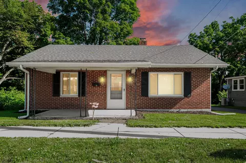 158 E Main St, West Jefferson, OH 43162