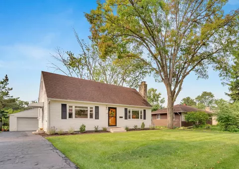 655 E Weisheimer Rd, Columbus, OH 43214 photo 2