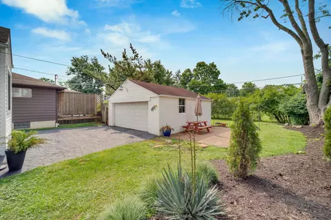 655 E Weisheimer Rd, Columbus, OH 43214 photo 4