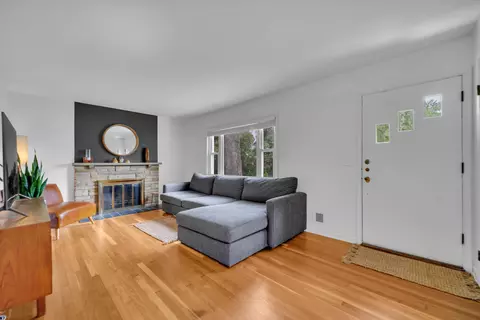 655 E Weisheimer Rd, Columbus, OH 43214 photo 8