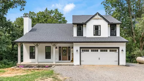 5805 Church Hill Rd, Zanesville, OH 43701