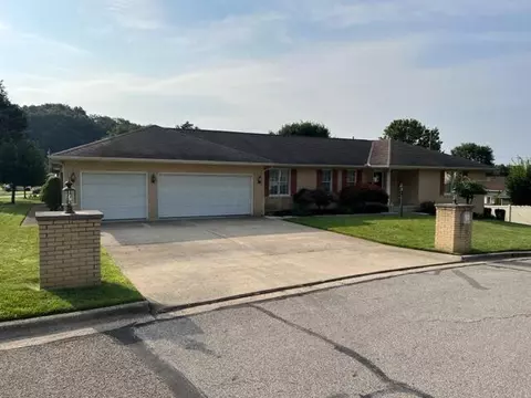 216 Berkeley Dr, Lancaster, OH 43130