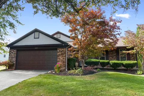 2209 Cypress Creek Ct, Columbus, OH 43228