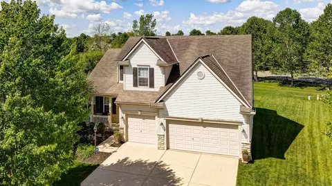 8869 Creekwood Dr, Canal Winchester, OH 43110