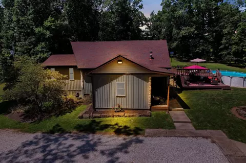 6070 Smith Chapel Rd NE, Newark, OH 43055