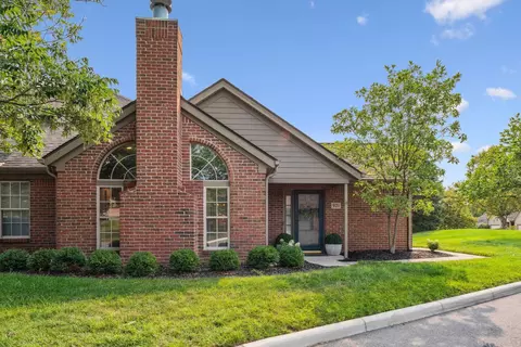 921 White Willow Ln, Columbus, OH 43235