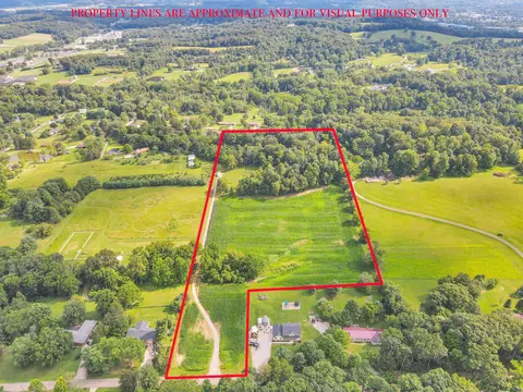 227 Rainbow Dr NE, Lancaster, OH 43130