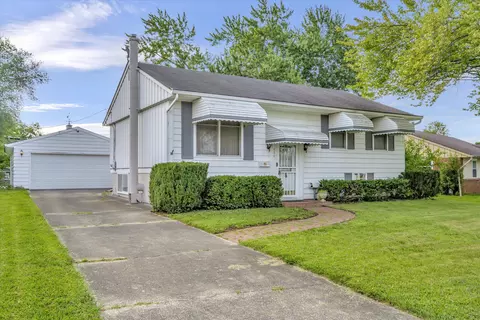 484 Daytona Rd, Columbus, OH 43228