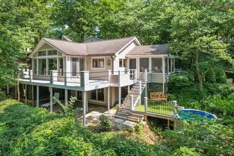 26 Red Bud Ln, Lancaster, OH 43130