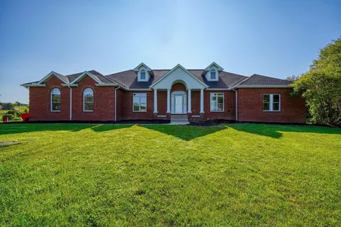 17914 Winchester Rd, Ashville, OH 43103
