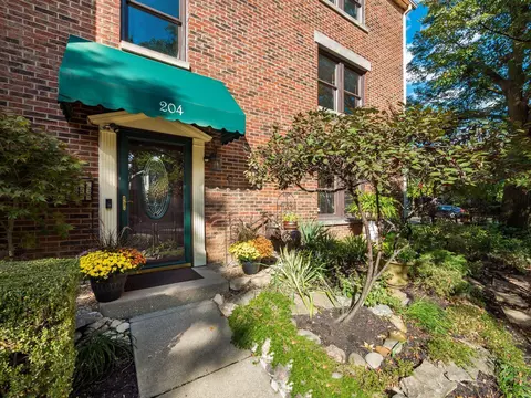 204 W 2nd Ave, Columbus, OH 43201