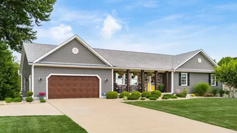 3665 Chloe Ln, Nashport, OH 43830
