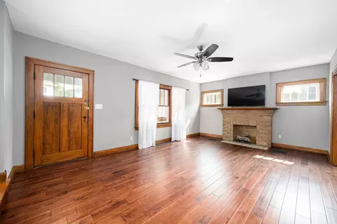97 E Blake Ave, Columbus, OH 43202 photo 4
