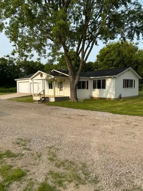 144 W Front St, New Holland, OH 43145