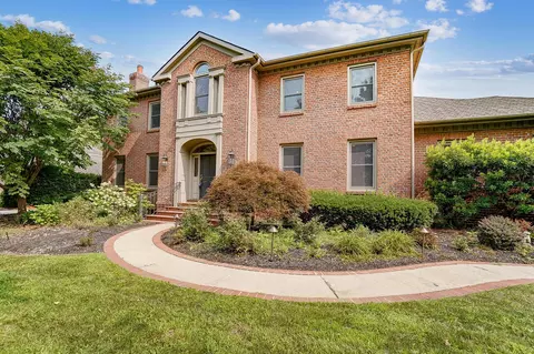 2400 Wenbury Rd, Columbus, OH 43220