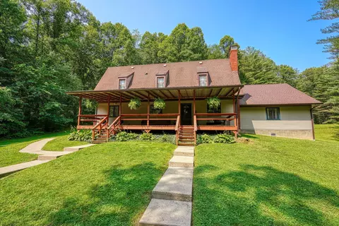 335 Pine Ridge Rd, Jackson, OH 45640