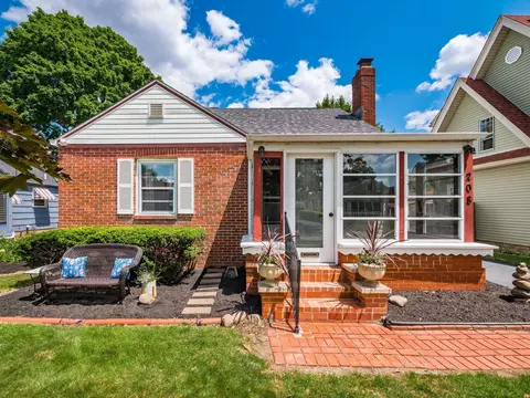 208 S Sylvan Ave, Columbus, OH 43204