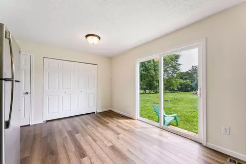 208 Sycamore Rd, Hebron, OH 43025 photo 5