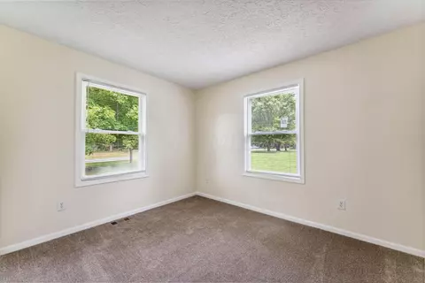 208 Sycamore Rd, Hebron, OH 43025 photo 7