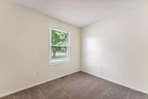 208 Sycamore Rd, Hebron, OH 43025 photo 6