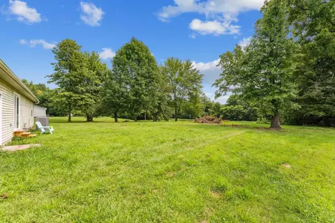 208 Sycamore Rd, Hebron, OH 43025 photo 12
