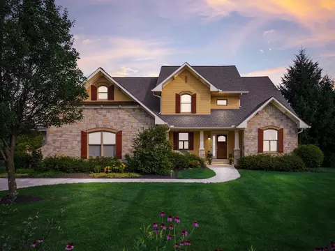 8217 Creek Hollow Rd, Blacklick, OH 43004