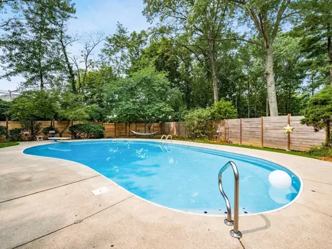 5869 Whitman Rd, Columbus, OH 43213