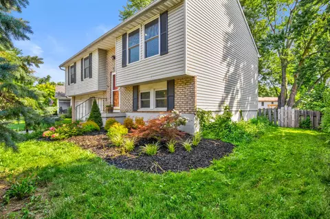 3062 Dunlavin Glen Rd, Upper Arlington, OH 43221