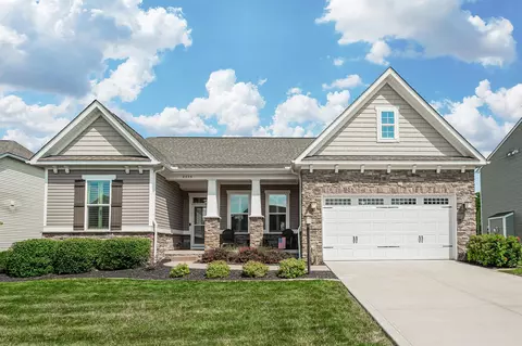 2034 E Gardenia Dr, Pataskala, OH 43062