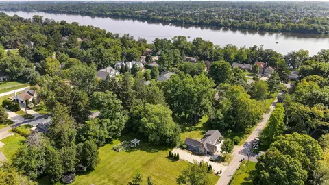 100 E Pawnee Dr, Powell, OH 43065 photo 2