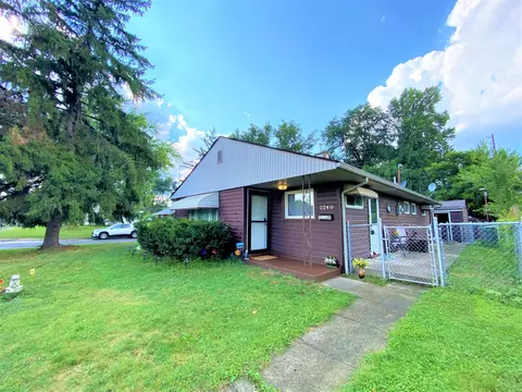 2240 Barry Dr, Columbus, OH 43211