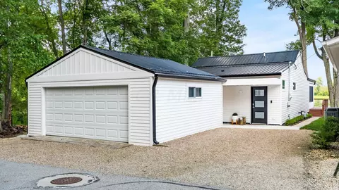 755 Maple Ave, Hebron, OH 43025 photo 2